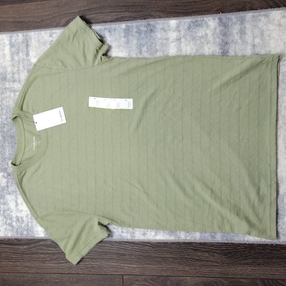 Goodfellow & Co Other - Goodfellow & Co Sage Green Short Sleeve Tee S